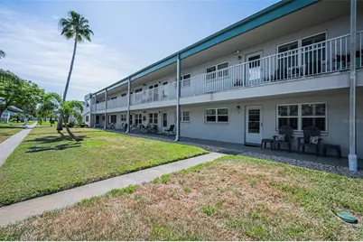 5216 81st Street N #5, Saint Petersburg, FL 33709 - Photo 2