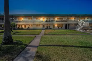 5216 81st St N, Saint Petersburg, FL 33709 - Photo 2
