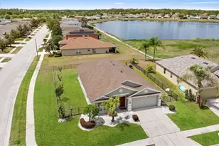7619 Crescent Palm Dr, Wesley Chapel, FL 33545 - Photo 1