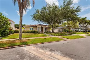 300 Brightwaters Blvd NE, Saint Petersburg, FL 33704 - Photo 6