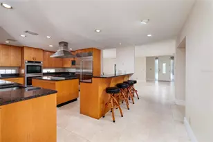 300 Brightwaters Blvd NE, Saint Petersburg, FL 33704 - Photo 12