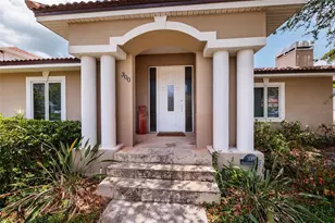 300 Brightwaters Blvd NE, Saint Petersburg, FL 33704 - Photo 2