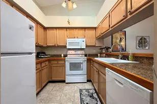 2749 Countryside Blvd, Clearwater, FL 33761 - Photo 10