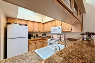 2749 Countryside Blvd, Clearwater, FL 33761 - Photo 12