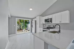 8801 Thousand Oaks Ct, Tampa, FL 33634 - Photo 8