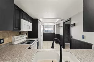 6308 Newtown Cir, Tampa, FL 33615 - Photo 4