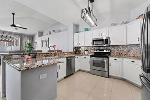 19717 Wyndham Lakes Dr, Odessa, FL 33556 - Photo 2