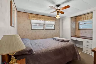2000 E Bay Dr, Largo, FL 33771 - Photo 12