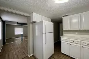 2003 10th St S, Saint Petersburg, FL 33705 - Photo 2