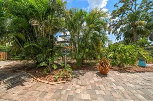 301 Cevera Dr, Dunedin, FL 34698 - Photo 24
