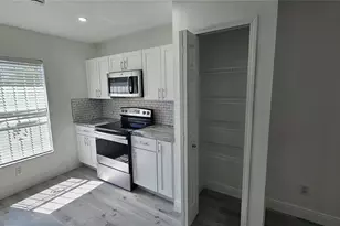 8725 N 13th St, Tampa, FL 33604 - Photo 16