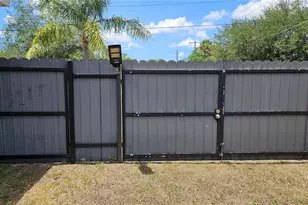 8725 N 13th St, Tampa, FL 33604 - Photo 54