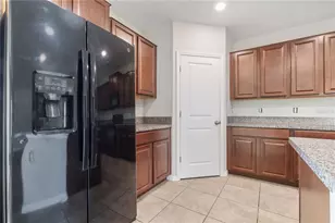 7407 Rosy Periwinkle Ct, Tampa, FL 33619 - Photo 8