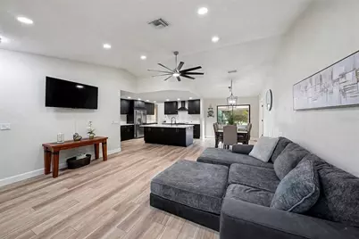 11325 Glenmont Drive, Tampa, FL 33635 - Photo 4