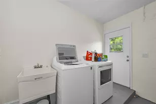 21823 Shamu Dr, Land O Lakes, FL 34639 - Photo 34