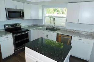 2561 Forest Run Ct, Clearwater, FL 33761 - Photo 4
