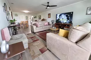 6015 19th St N, Saint Petersburg, FL 33714 - Photo 8