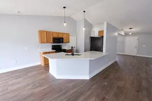 1451 Swan Ct, Kissimmee, FL 34759 - Photo 4
