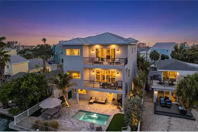 306 Bay Plz, Treasure Island, FL 33706 - Photo 4