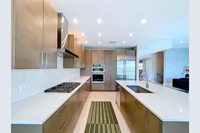 306 Bay Plz, Treasure Island, FL 33706 - Photo 18
