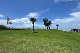 428 Windrush Bay Dr, Tarpon Springs, FL 34689 - Photo 4