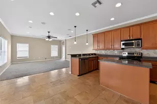 1833 Mira Lago Cir, Ruskin, FL 33570 - Photo 6