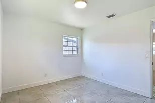 8639 May Cir, Tampa, FL 33614 - Photo 18