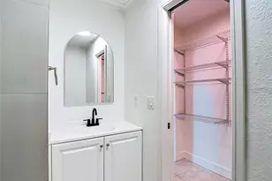 8639 May Cir, Tampa, FL 33614 - Photo 30