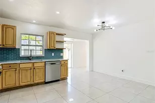 8639 May Cir, Tampa, FL 33614 - Photo 12