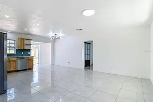 8639 May Cir, Tampa, FL 33614 - Photo 10