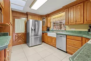 36740 Shore Dr, Dade City, FL 33525 - Photo 8
