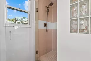 1114 Marina Dr, Tarpon Springs, FL 34689 - Photo 32
