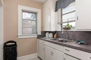 3655 N 1st (Upper Unit) Ave, Saint Petersburg, FL 33713 - Photo 10
