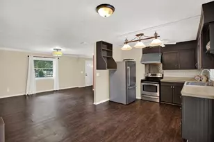 5923 14th St, Zephyrhills, FL 33542 - Photo 8