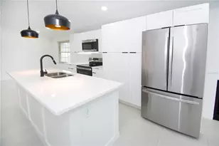 9409 Lonsdale Ct, Tampa, FL 33615 - Photo 6