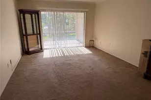 10335 Carrollwood Ln, Tampa, FL 33618 - Photo 4