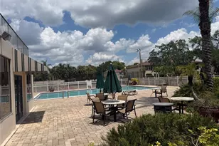 10335 Carrollwood Ln, Tampa, FL 33618 - Photo 14