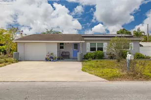 1099 52nd St S, Gulfport, FL 33707 - Photo 2