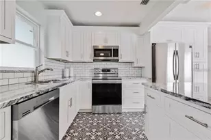 3924 17th St N, Saint Petersburg, FL 33714 - Photo 4
