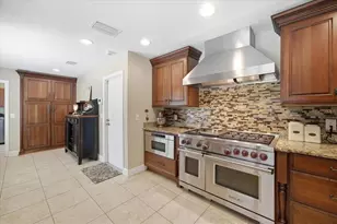 4014 Carrollwood Village Dr, Tampa, FL 33618 - Photo 4