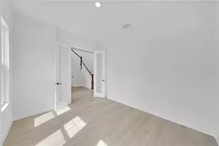 7267 Kodiak Ln, Sarasota, FL 34240 - Photo 12