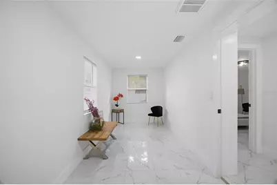 9408 N Orleans Avenue, Tampa, FL 33612 - Photo 8