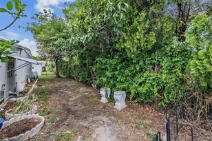 7048 El Meyers St, Zephyrhills, FL 33541 - Photo 32