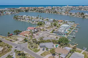 16101 4th St E, Redington Beach, FL 33708 - Photo 22