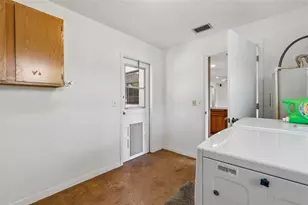 13338 Lake George Ln, Tampa, FL 33618 - Photo 28