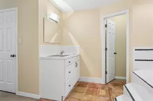 219 N Excelda Ave, Tampa, FL 33609 - Photo 18