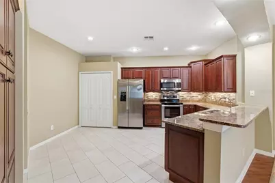 30442 Lettingwell Circle, Wesley Chapel, FL 33543 - Photo 2
