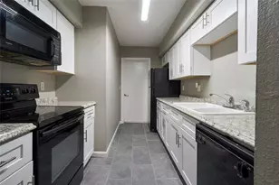 11905 Lakemist Cir, Temple Terrace, FL 33617 - Photo 14