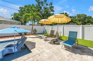 12096 Oak St, Largo, FL 33774 - Photo 4