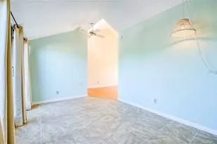 6305 Pelican Creek Crossing, Saint Petersburg, FL 33707 - Photo 34